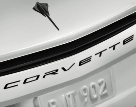 CHEVROLET CORVETTE 2020 - NOWY EMBLEMAT CORVETTE TYŁ OE _ 84811670 _ 84316263 (2)